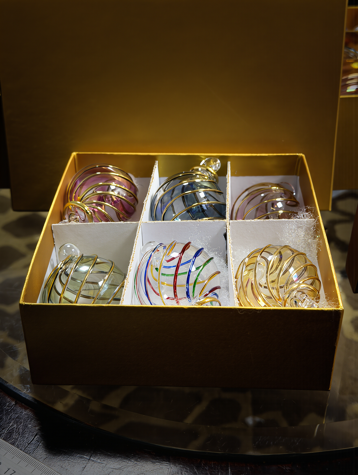 Hand-blown glass Christmas ornament gift set, 24K gold — view 10
