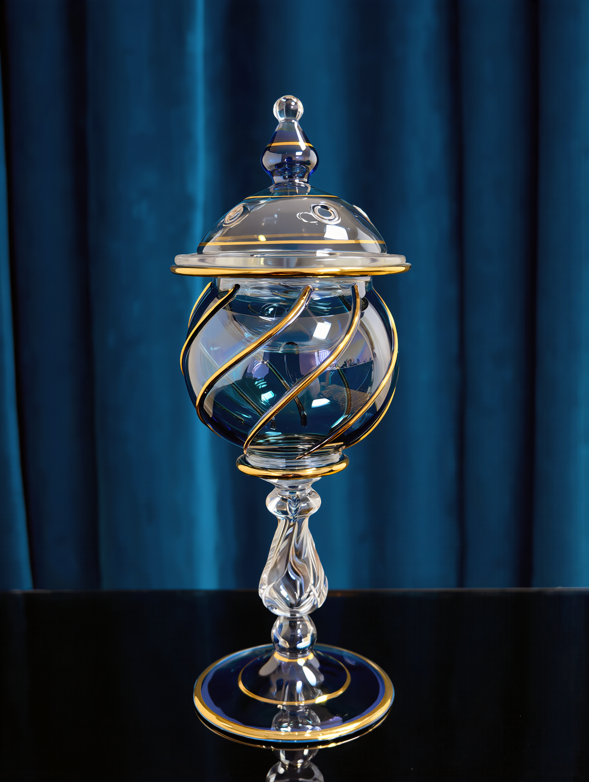 Mabkhara en verre égyptien — Mashrabiya · à couvercle, résille d’or sur pied en cristal, 25 cm (modèle 102)