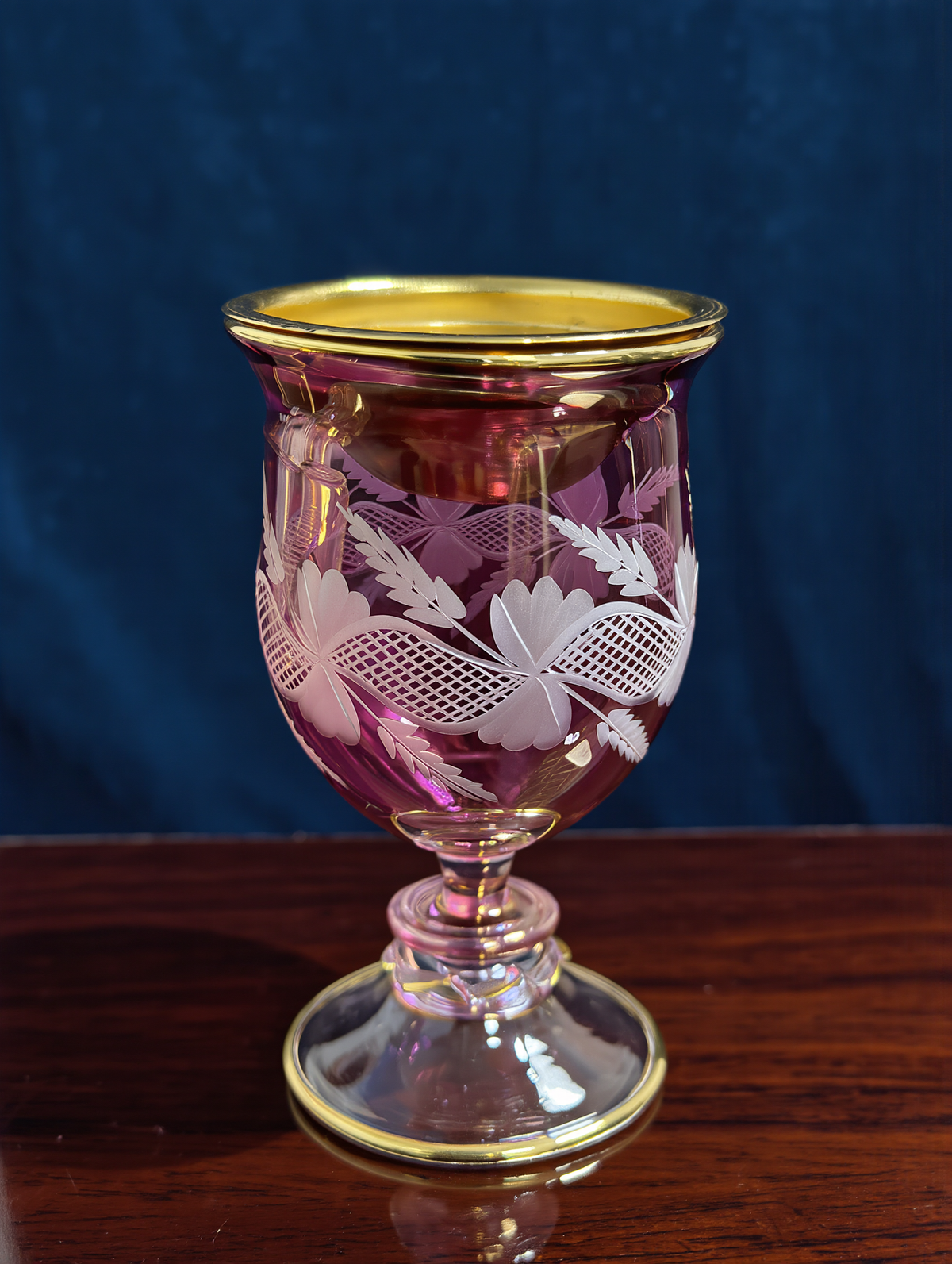 Sunbula hand-blown Egyptian glass mabkhara, rose glass hand-etched with wheat ears, blossoms and lattice, gold-lined bowl, 15 cm
