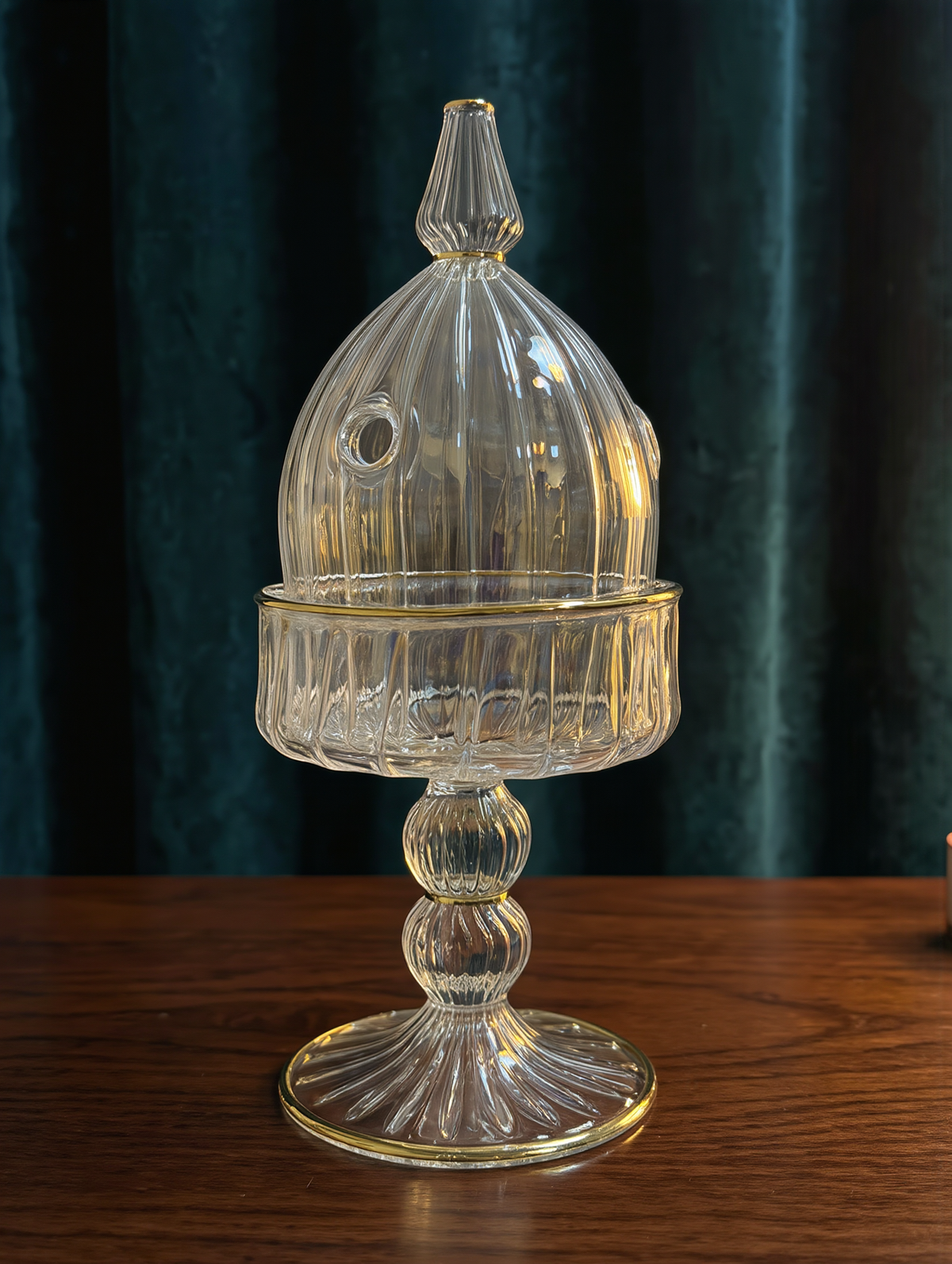Mabkhara en verre égyptien — Qubba · couvercle en dôme sur piédestal côtelé, 3 pièces (modèle 144)
